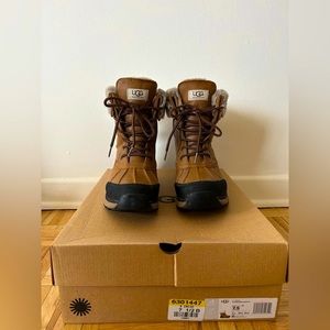 Authentic UGG Adirondack III Chestnut